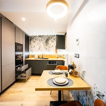 Apartament Dh Vankovka Design 1kk - 1 Min Vankovka, Bus, Train - Netflix, Smarttv, Free Nespresso, Free Parking *
